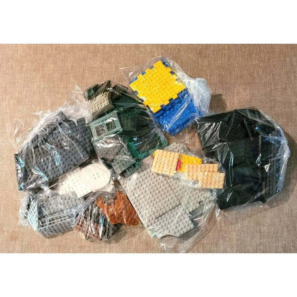 Lego and Lego Compatible Parts and Building Pieces Toys Multi-Colored Lot JH724